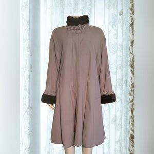 BERGDORF GOODMAN LUXURIOUS MINK LINED COAT SIZE Small. MINK Cuffs and Collar